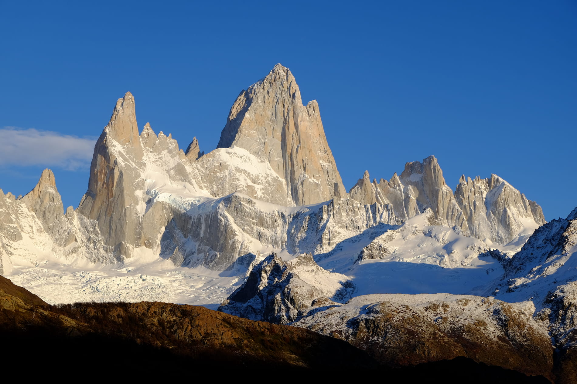 Vista del macizo del Fitz Roy al amanecer desde la Laguna Capri